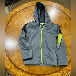 Boy’s Under Armour Gray Light Jacket w/Hoodie and Zipper Size 6